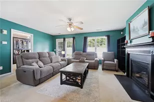 4105 Bluestem Dr, Greensboro, NC 27405 - Photo 4