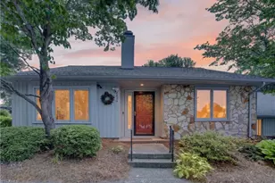 2804 Waters Edge Ln, Greensboro, NC 27410 - Photo 2