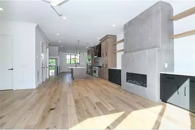3235 W Friendly Avenue, Greensboro, NC 27408 - Photo 8