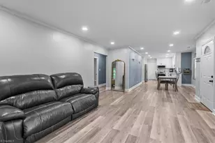 1009 W 25th St, Winston-Salem, NC 27106 - Photo 6