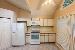 17 Brookway Dr, Greensboro, NC 27410 - Photo 2