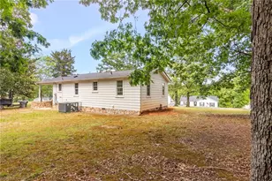 902 Breeze Hill Rd, Asheboro, NC 27203 - Photo 22