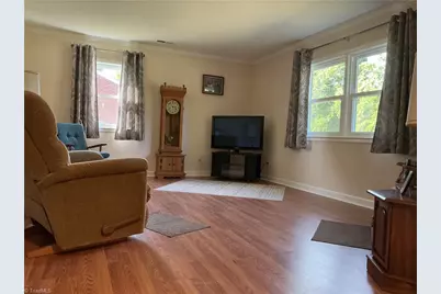 5812 Kings Court, Pleasant Garden, NC 27313 - Photo 16