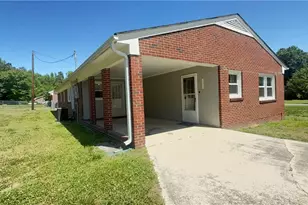 5812 Kings Ct, Pleasant Garden, NC 27313 - Photo 4