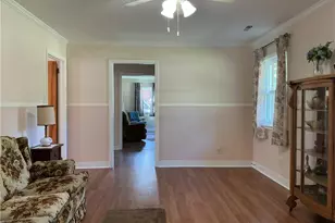 5812 Kings Ct, Pleasant Garden, NC 27313 - Photo 8