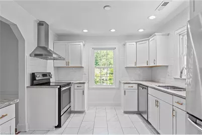 1913 Colonial Avenue, Greensboro, NC 27408 - Photo 2
