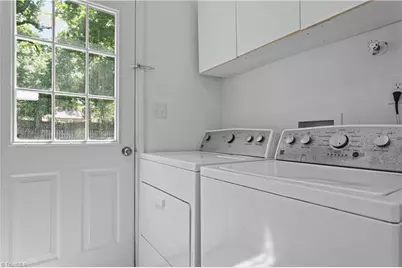 1913 Colonial Avenue, Greensboro, NC 27408 - Photo 22
