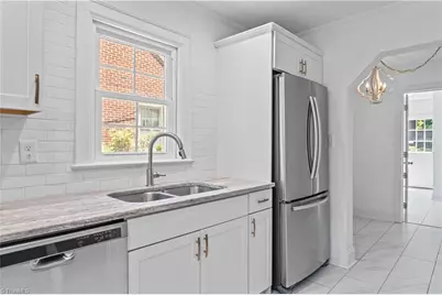 1913 Colonial Avenue, Greensboro, NC 27408 - Photo 10
