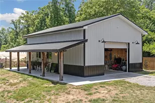 323 Ridge Dr, Lexington, NC 27295 - Photo 2