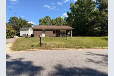 504 Lynn Drive, Thomasville, NC 27360 - Photo 1