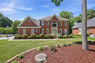 4623 James Crossing Dr, Jamestown, NC 27282 - Photo 2