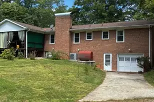 2285 Locust Grove Rd, Mount Airy, NC 27030 - Photo 22