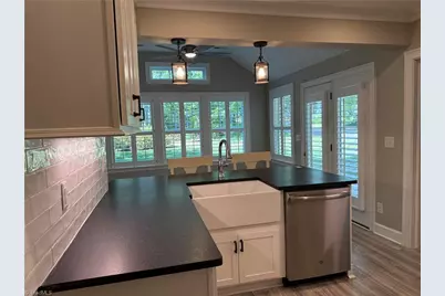 2401 Elizabeth Avenue, Winston-Salem, NC 27103 - Photo 10