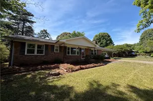 320 Broken Saddle Ln, Kernersville, NC 27284 - Photo 2