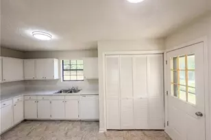 909 Short St, Burlington, NC 27217 - Photo 8