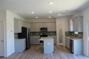 6909 Steeplegate Dr, Burlington, NC 27215 - Photo 12