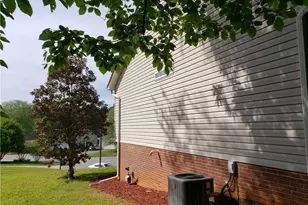 3800 Velinda Dr, Winston-Salem, NC 27106 - Photo 4