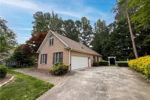 6516 Brookstone Dr, Whitsett, NC 27377 - Photo 2