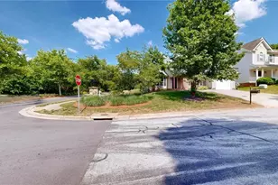 3801 Bluestem Dr, Greensboro, NC 27405 - Photo 4
