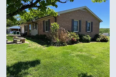 428 Adams Street, Dobson, NC 27017 - Photo 2
