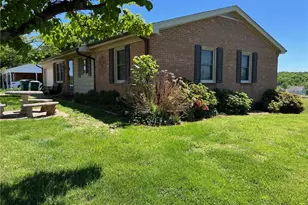 428 Adams St, Dobson, NC 27017 - Photo 2