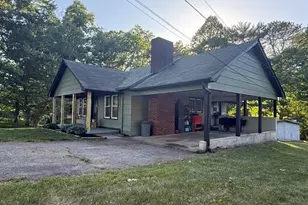 222 Handy Walker St, North Wilkesboro, NC 28659 - Photo 4
