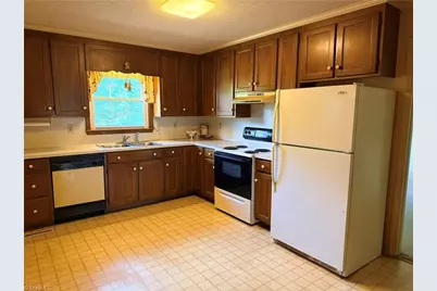 874 Rockcliff Terrace, Asheboro, NC 27205 - Photo 6
