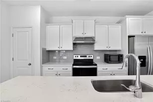 5701 Baverhof Dr, Greensboro, NC 27405 - Photo 16