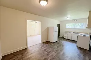 405 Richardson Ave, High Point, NC 27260 - Photo 6