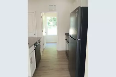 801 E Commerce Avenue, High Point, NC 27260 - Photo 8