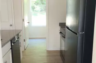 801 E Commerce Ave, High Point, NC 27260 - Photo 8