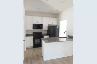 801 E Commerce Avenue, High Point, NC 27260 - Photo 6