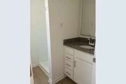 801 E Commerce Avenue, High Point, NC 27260 - Photo 16