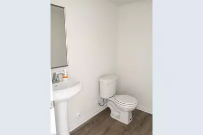 801 E Commerce Avenue, High Point, NC 27260 - Photo 14