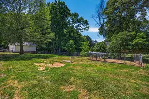 7000 Oakridge Dr, Lexington, NC 27295 - Photo 36