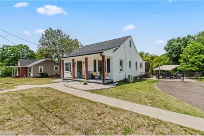 318 Oakdale Street, Mount Airy, NC 27030 - Photo 2