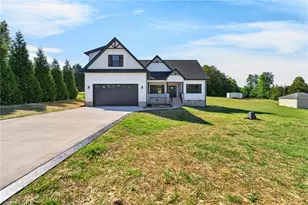 2361 Chaucer Ln, Winston-Salem, NC 27107 - Photo 2