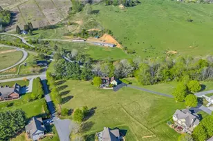 153 Knollview Pl, West Jefferson, NC 28540 - Photo 4