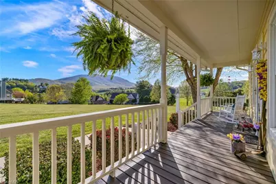 153 Knollview Place, West Jefferson, NC 28540 - Photo 10