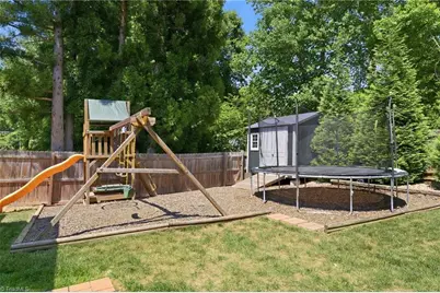 2904 Willow Oak Drive, Greensboro, NC 27408 - Photo 32