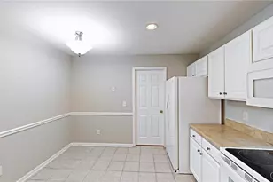 1052 Glyn Water Ln, High Point, NC 27265 - Photo 14