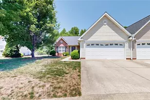 1052 Glyn Water Ln, High Point, NC 27265 - Photo 6