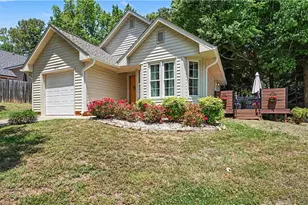 3804 King Edward Ct, Greensboro, NC 27455 - Photo 2