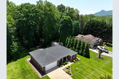 516 Lynchburg Road, Pilot Mountain, NC 27041 - Photo 4