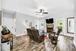 209 W Evergreen St, West Jefferson, NC 28694 - Photo 12