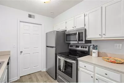 2260 Sunderland Road #82W, Winston-Salem, NC 27103 - Photo 8