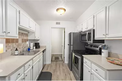 2260 Sunderland Road #82W, Winston-Salem, NC 27103 - Photo 6