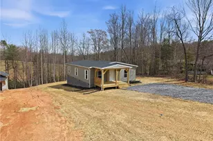 253 Ridge Top Rd, North Wilkesboro, NC 28659 - Photo 2
