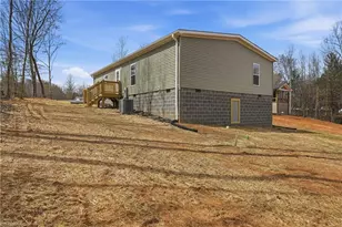 253 Ridge Top Rd, North Wilkesboro, NC 28659 - Photo 8