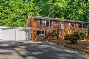 509 Valleybrook Dr, Jamestown, NC 27282 - Photo 2
